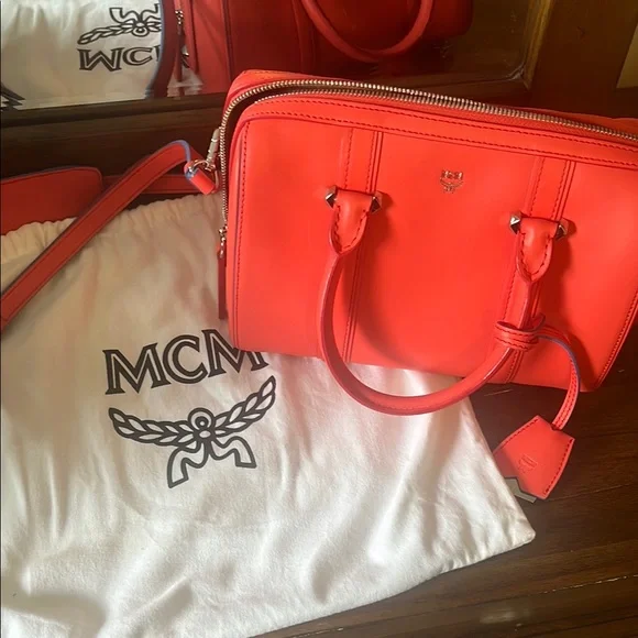 MCM Vibrant salmon purse/satchel - Picture 2 of 7